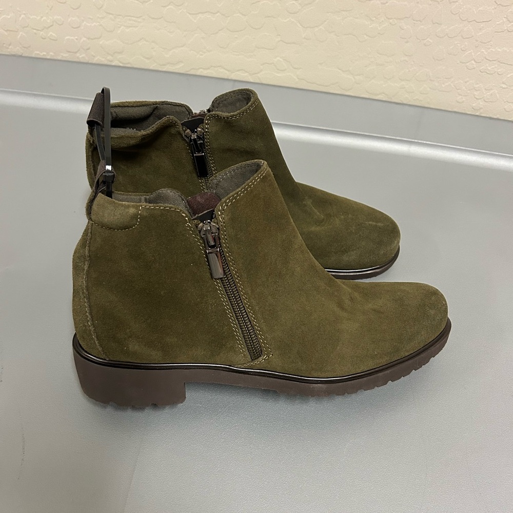 Munro Women's Rourke Water resistant ankle boots size 8 NEW